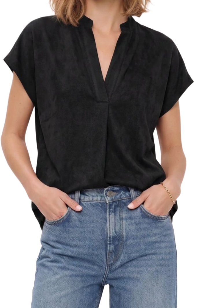 The Ashlyn Top- Matte Black